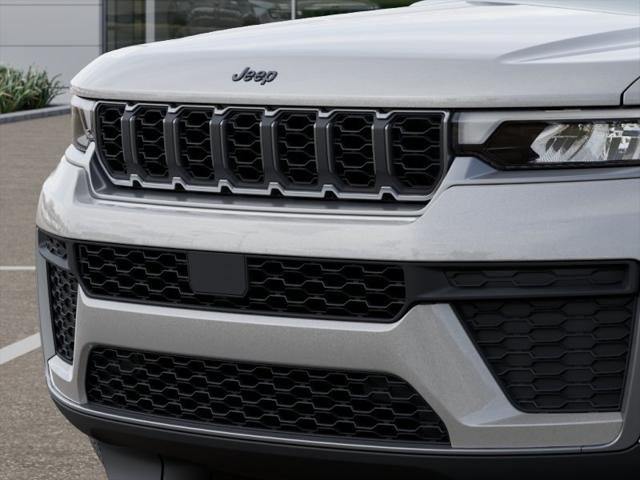 New 2026 Silver Zynith Jeep Altitude image 37