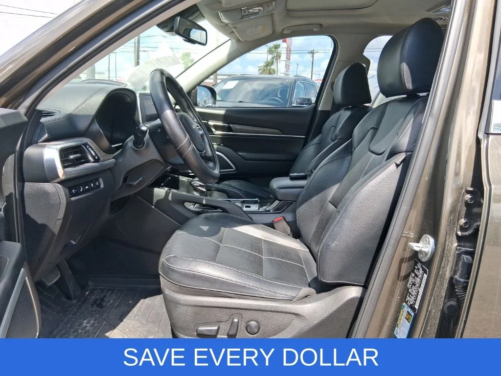 Used 2022 Green Kia EX image 9
