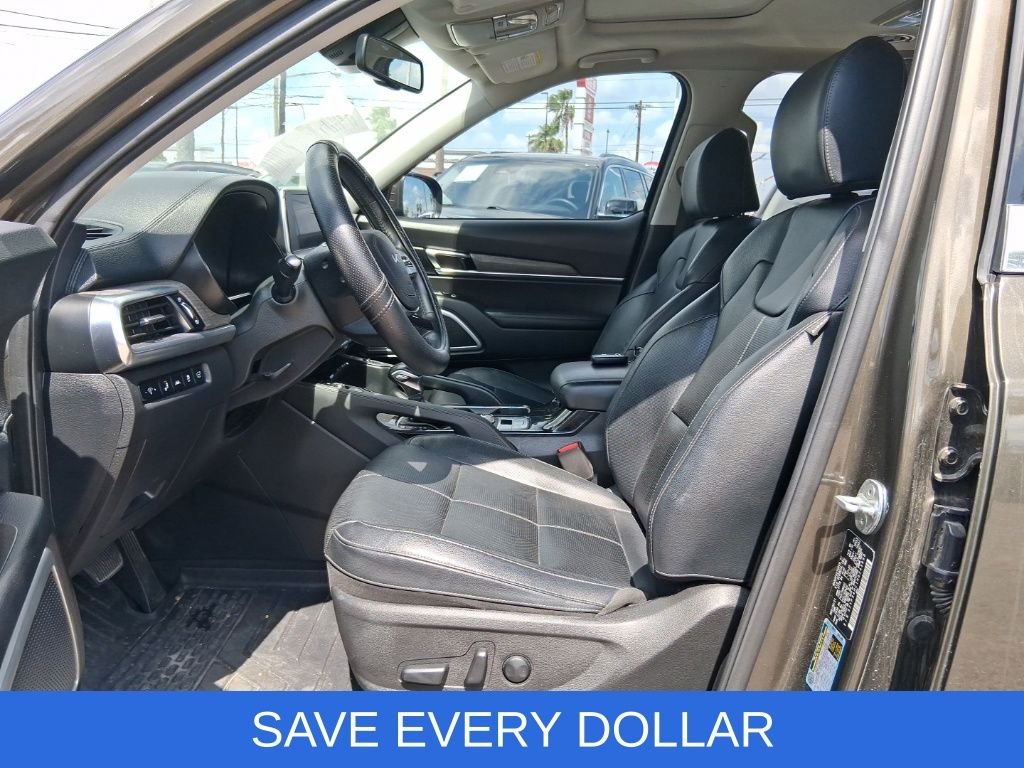 Used 2022 Green Kia EX image 9