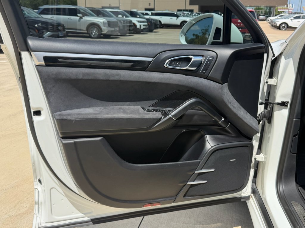 Used 2017  Porsche GTS image 21