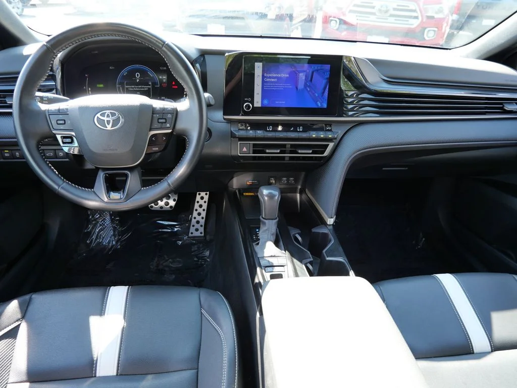 Certified Used 2025  Toyota SE image 13
