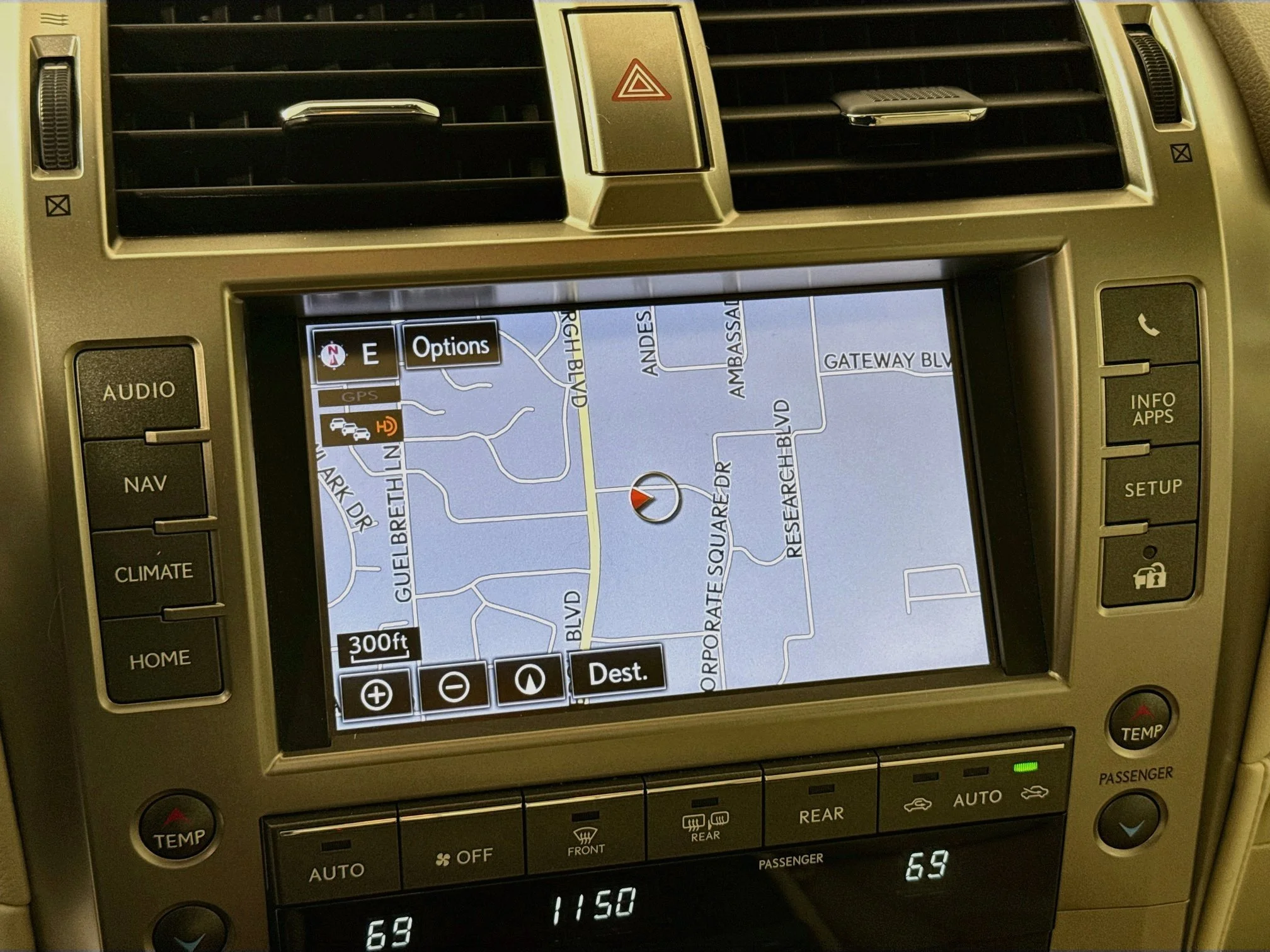 Used 2019 Starfire Pearl Lexus 460 image 16
