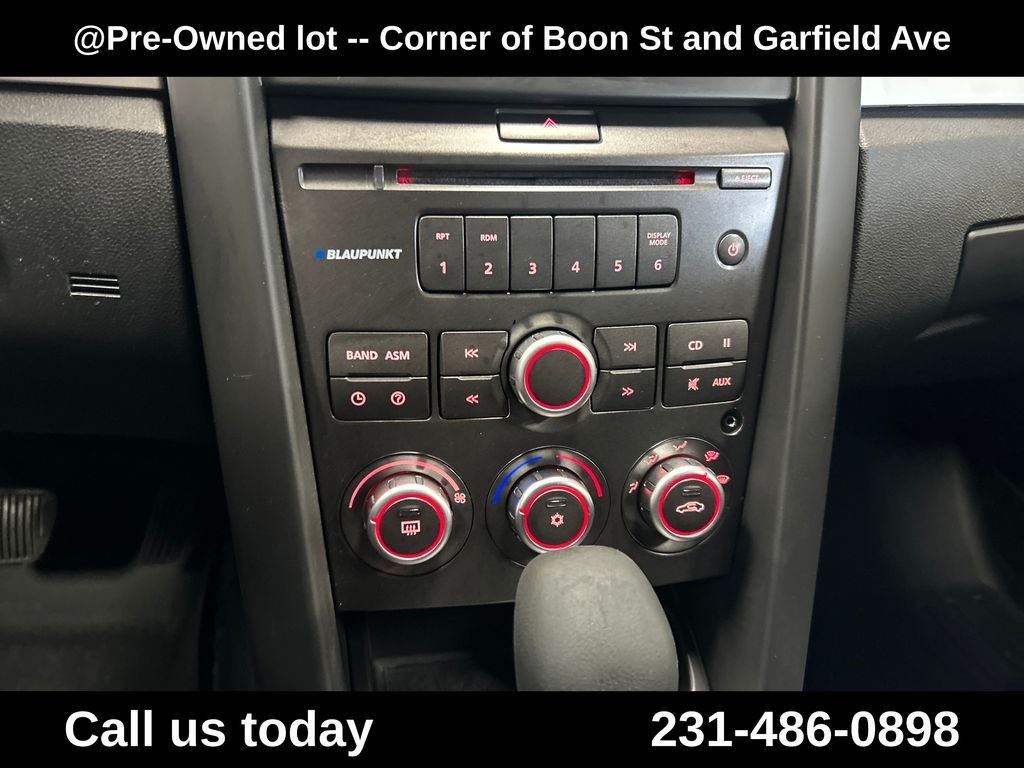 Used 2009 Red Pontiac Base image 19