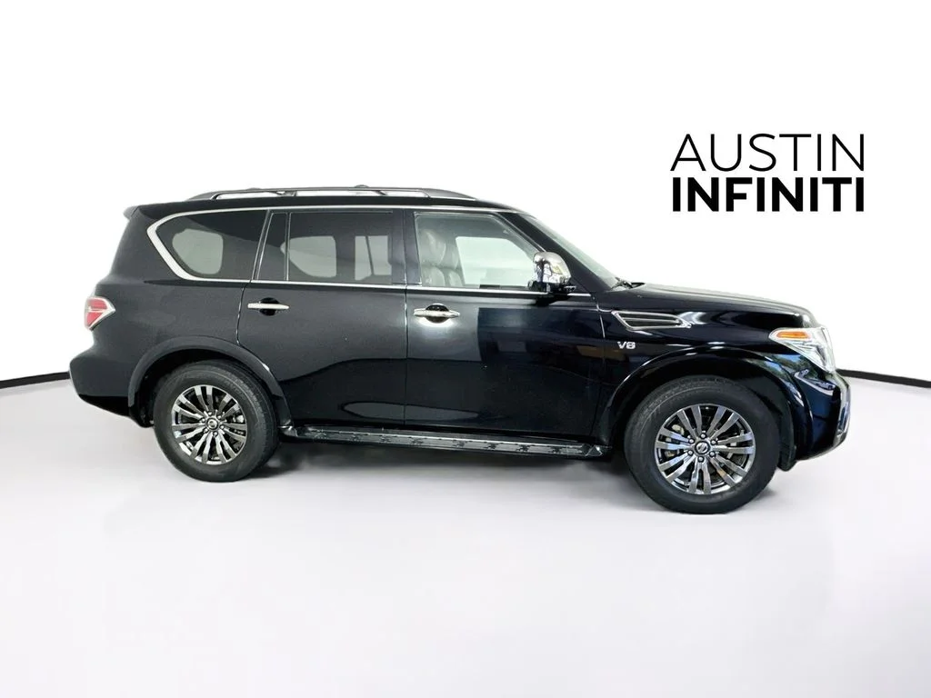 Used 2019 Black Nissan Platinum image 9