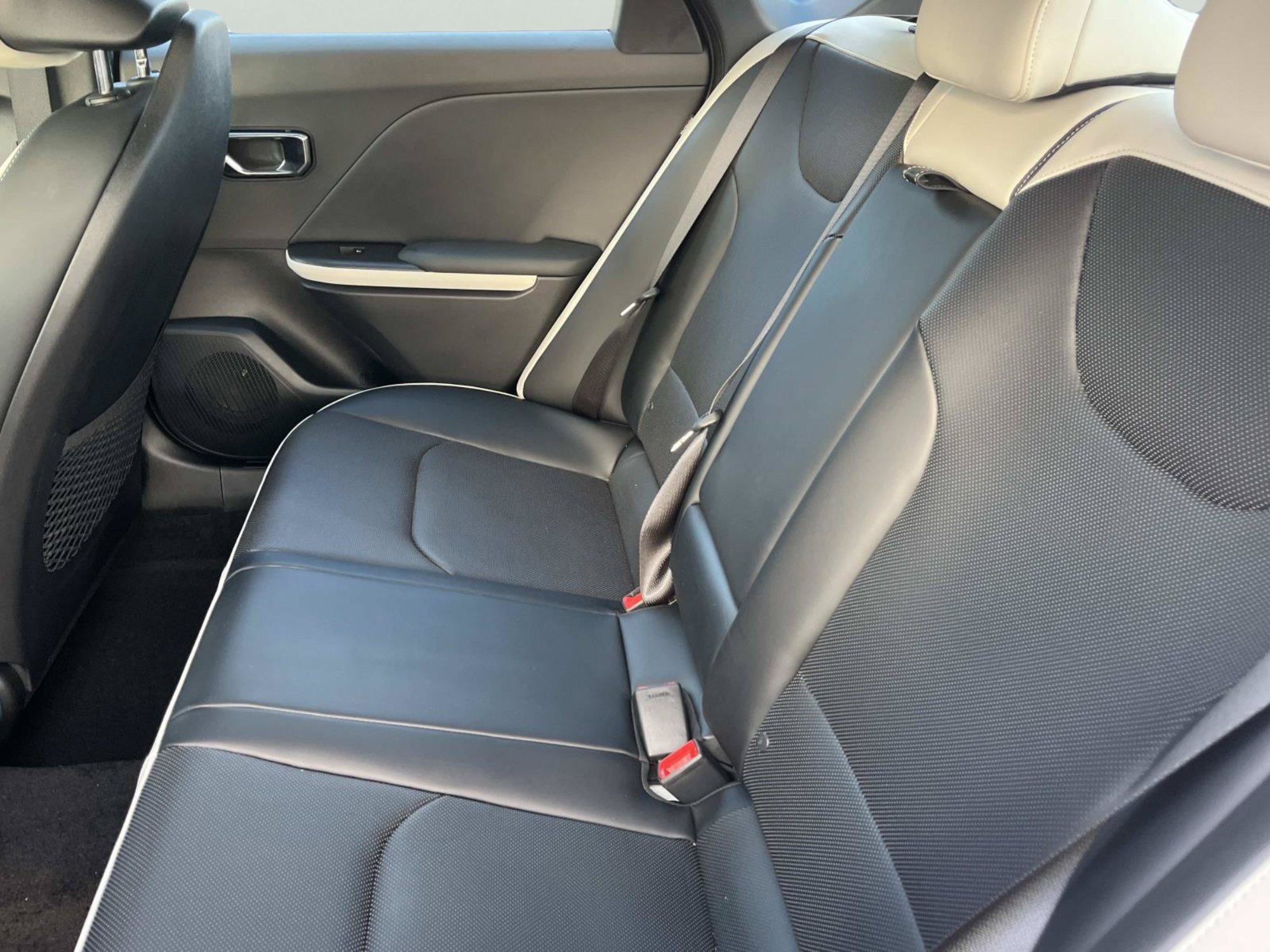 New 2026 Snow White Pearl Kia GT-Line image 17