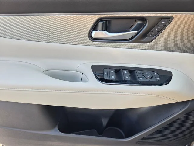 New 2026 Champagne Silver Metallic Nissan SL image 23