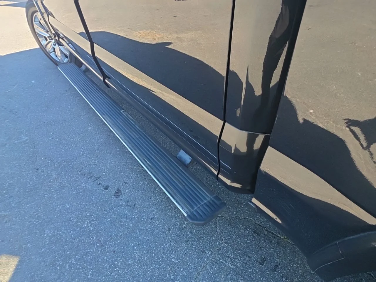 Used 2015 Black Ford Platinum image 15