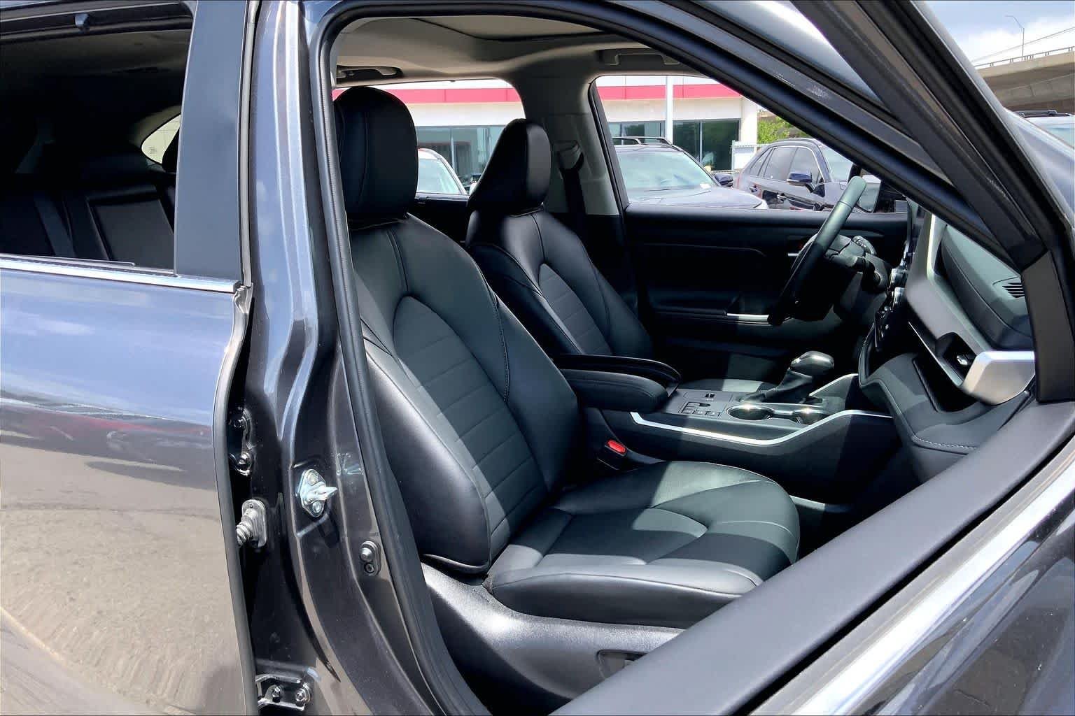 2025 Toyota Highlander XLE - Photo 9