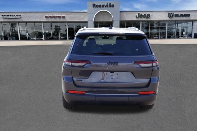 New 2026 Baltic Gray Metallic Clear-Coat Exterior Paint Jeep Altitude image 4
