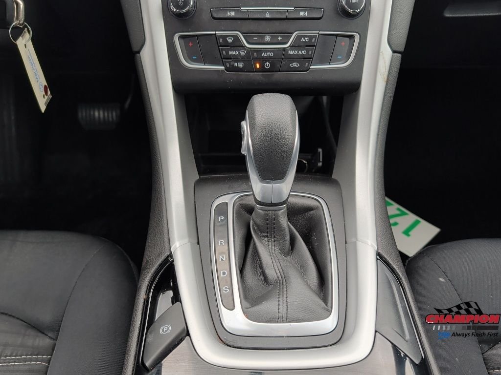 Used 2016 Silver Ford SE image 19