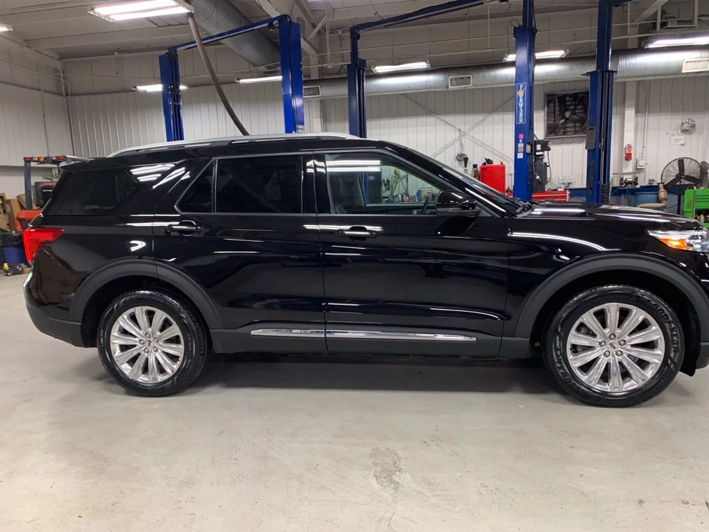 Used 2021 Black Ford Limited image 9