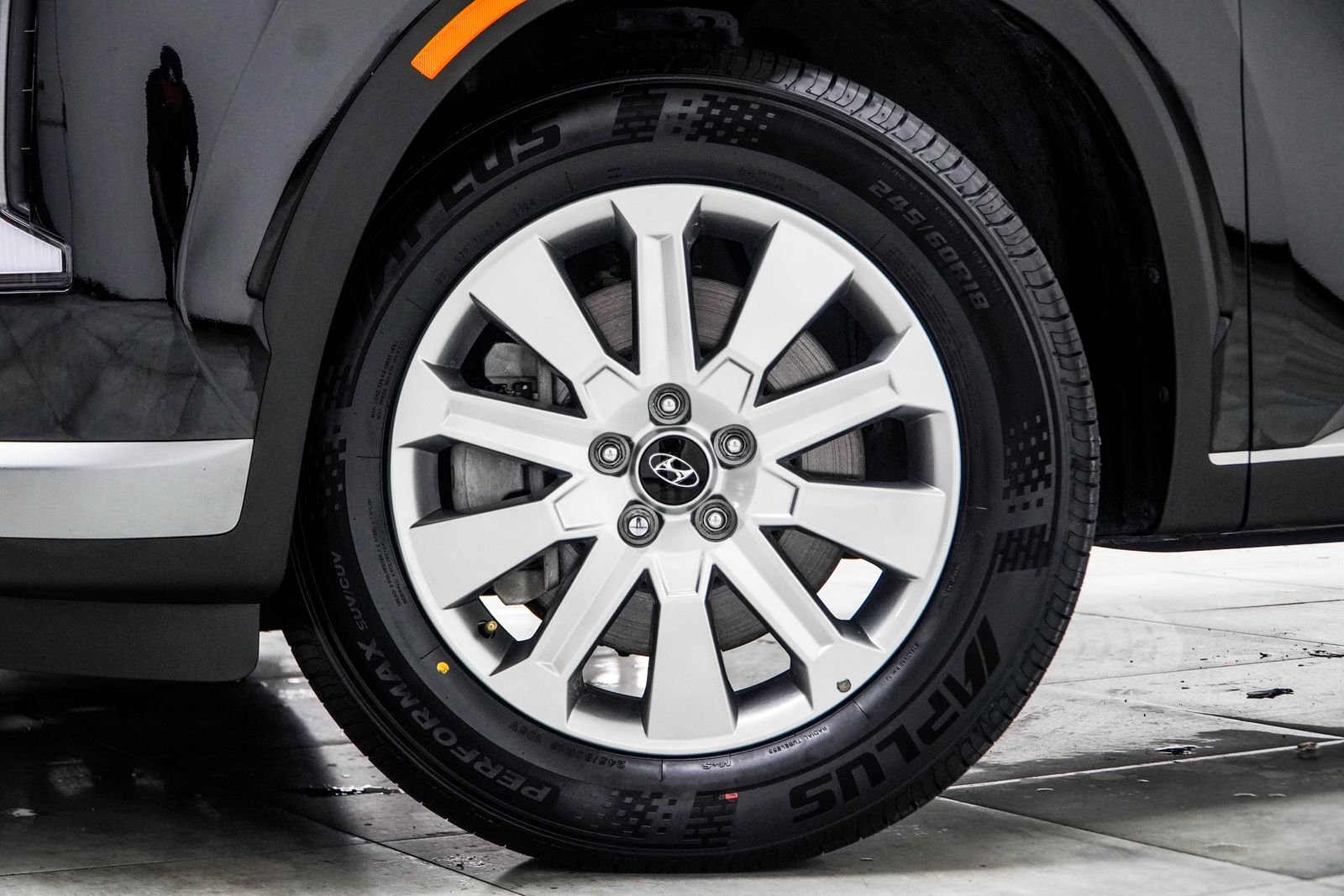Used 2025 Black Hyundai SEL image 7