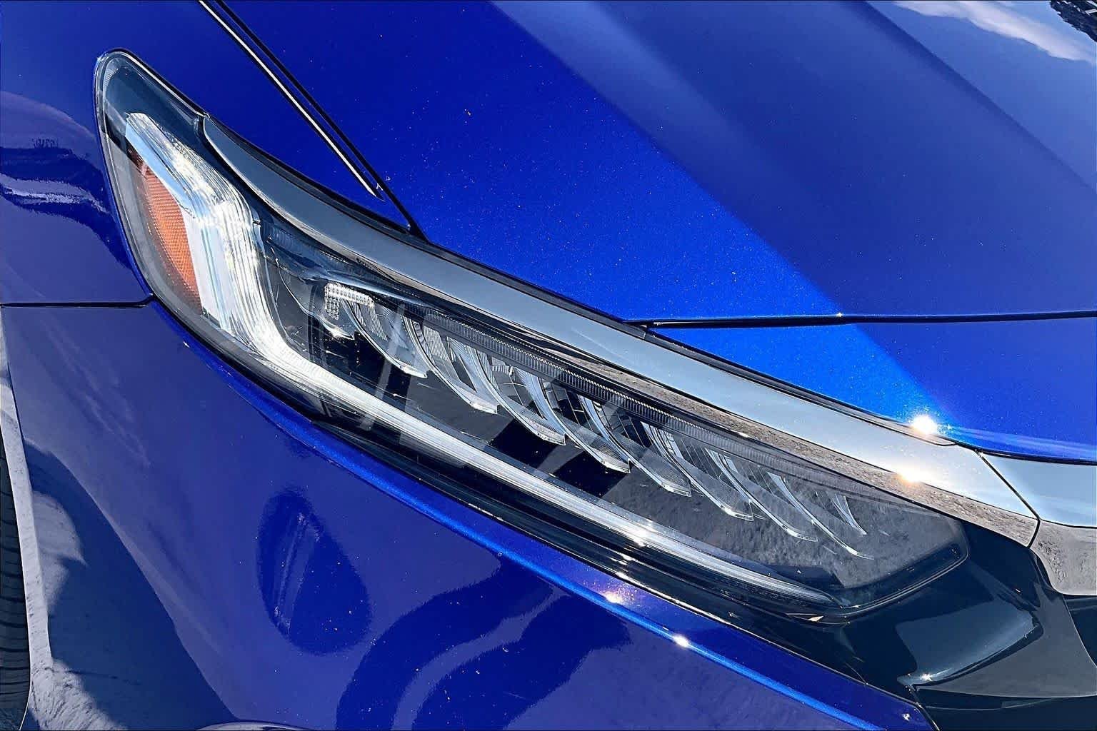 Used 2022 Still Night Pearl Honda Sport image 28