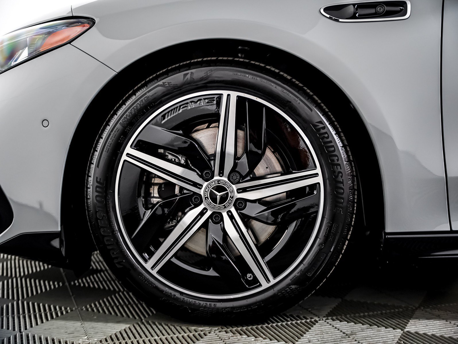 New 2027 MANUFAKTUR Alpine Grey Mercedes-Benz CLA 220 image 6