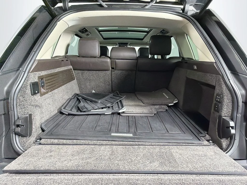 Used 2020 White Land Rover Supercharged image 28