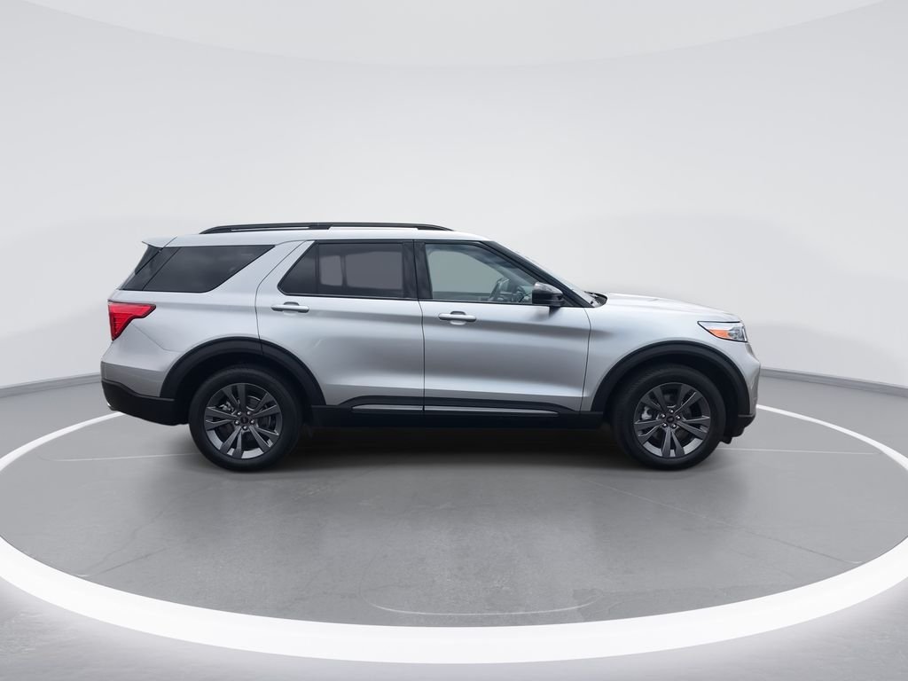 Used 2023 Silver Metallic Ford XLT image 9