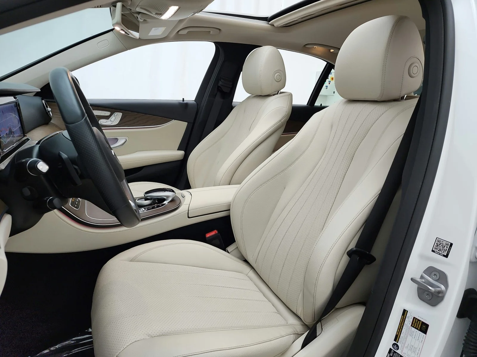 Used 2018 Polar White Mercedes-Benz E 300 RWD Sedan image 15