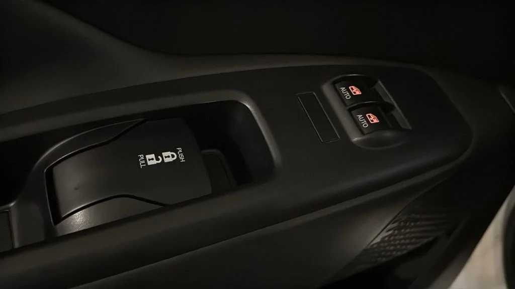 Used 2022 White Ram Base image 18