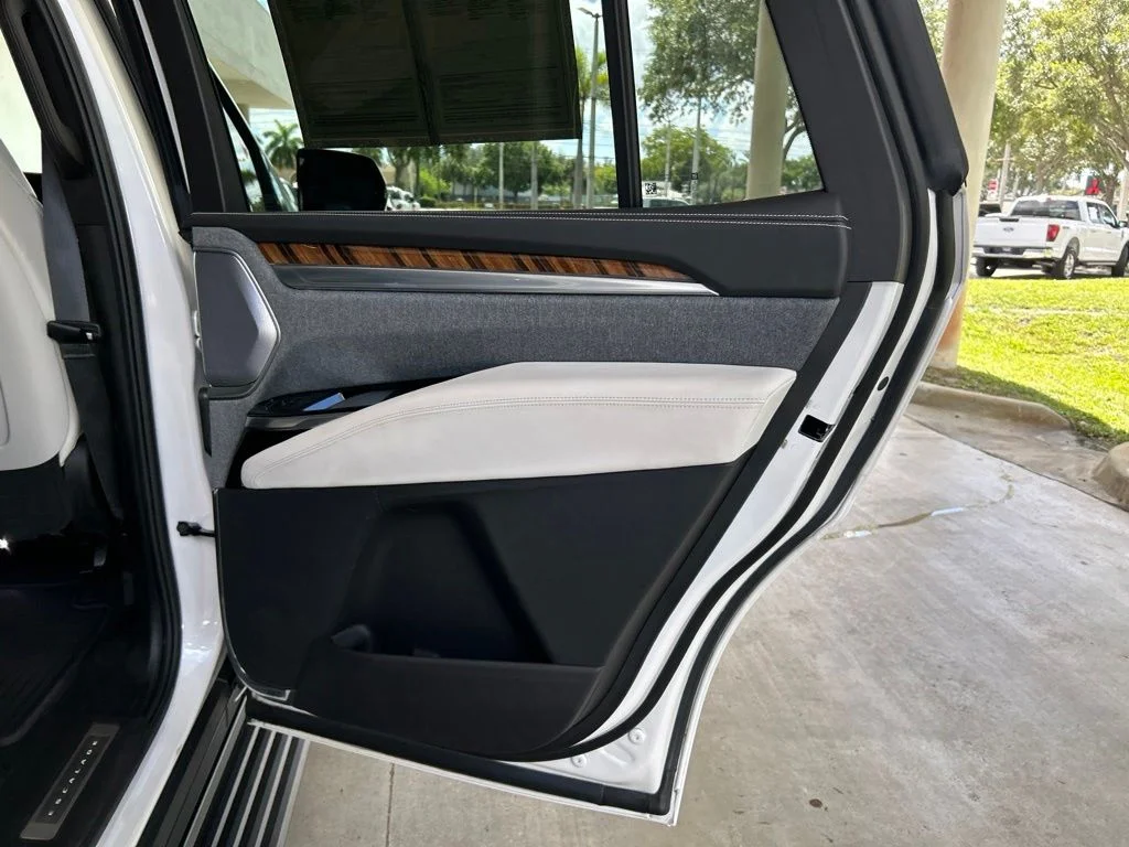Used 2025 White Cadillac Sport Platinum image 50
