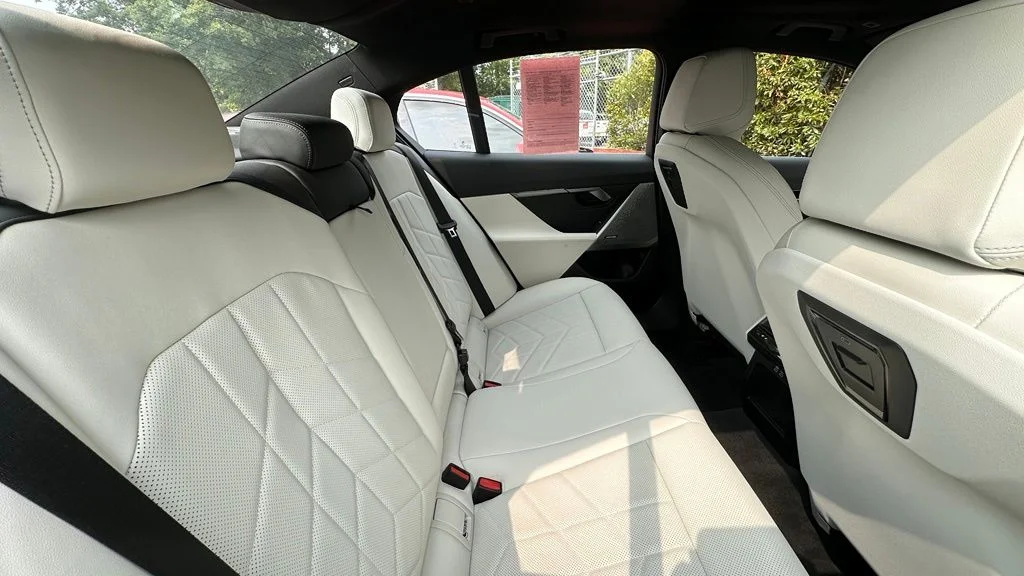 Used 2024 Mineral White Metallic BMW 530i xDrive image 8