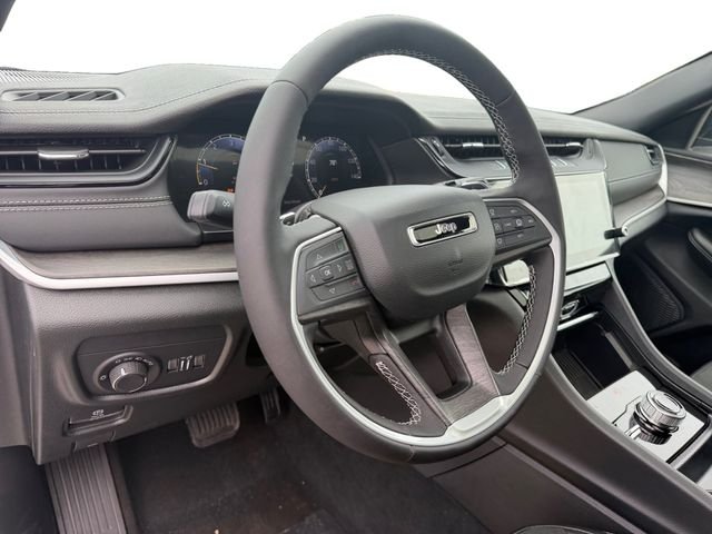 New 2026 Bright White Clear-Coat Exterior Paint Jeep Altitude image 13