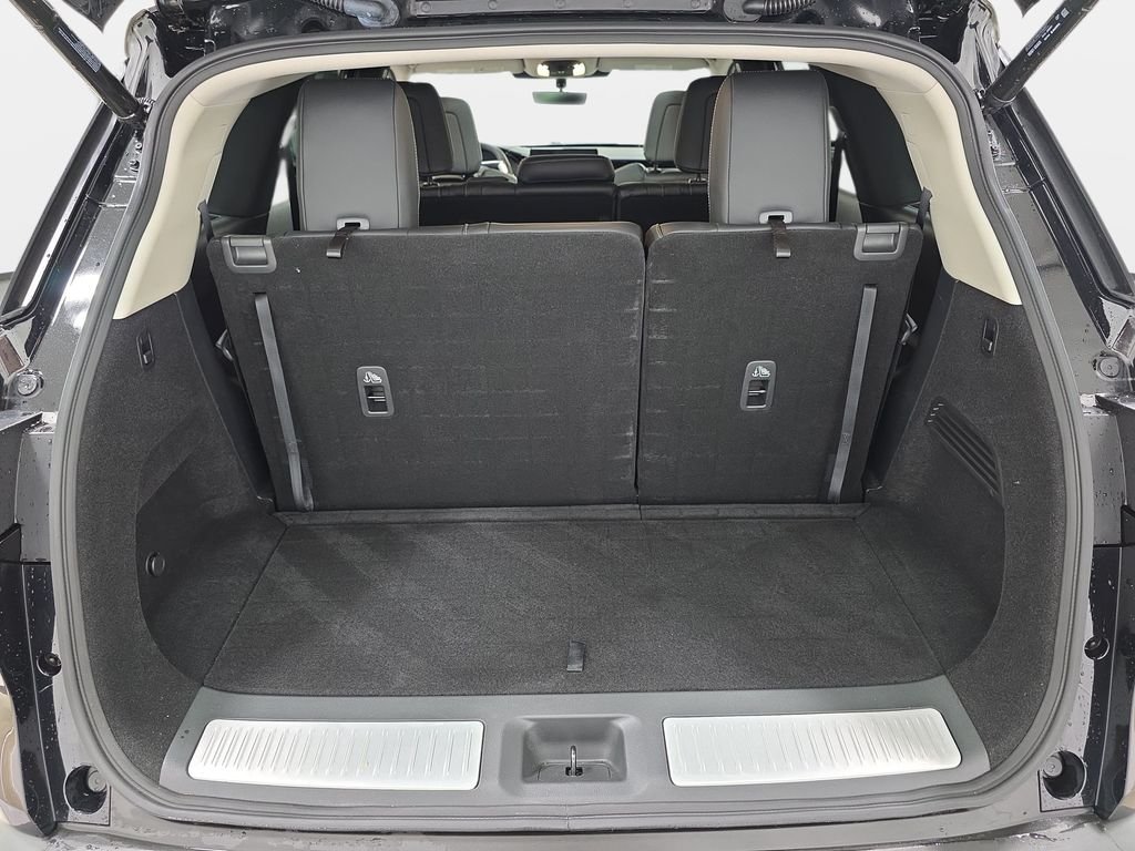 Certified Used 2023 Mineral Black INFINITI PURE image 32