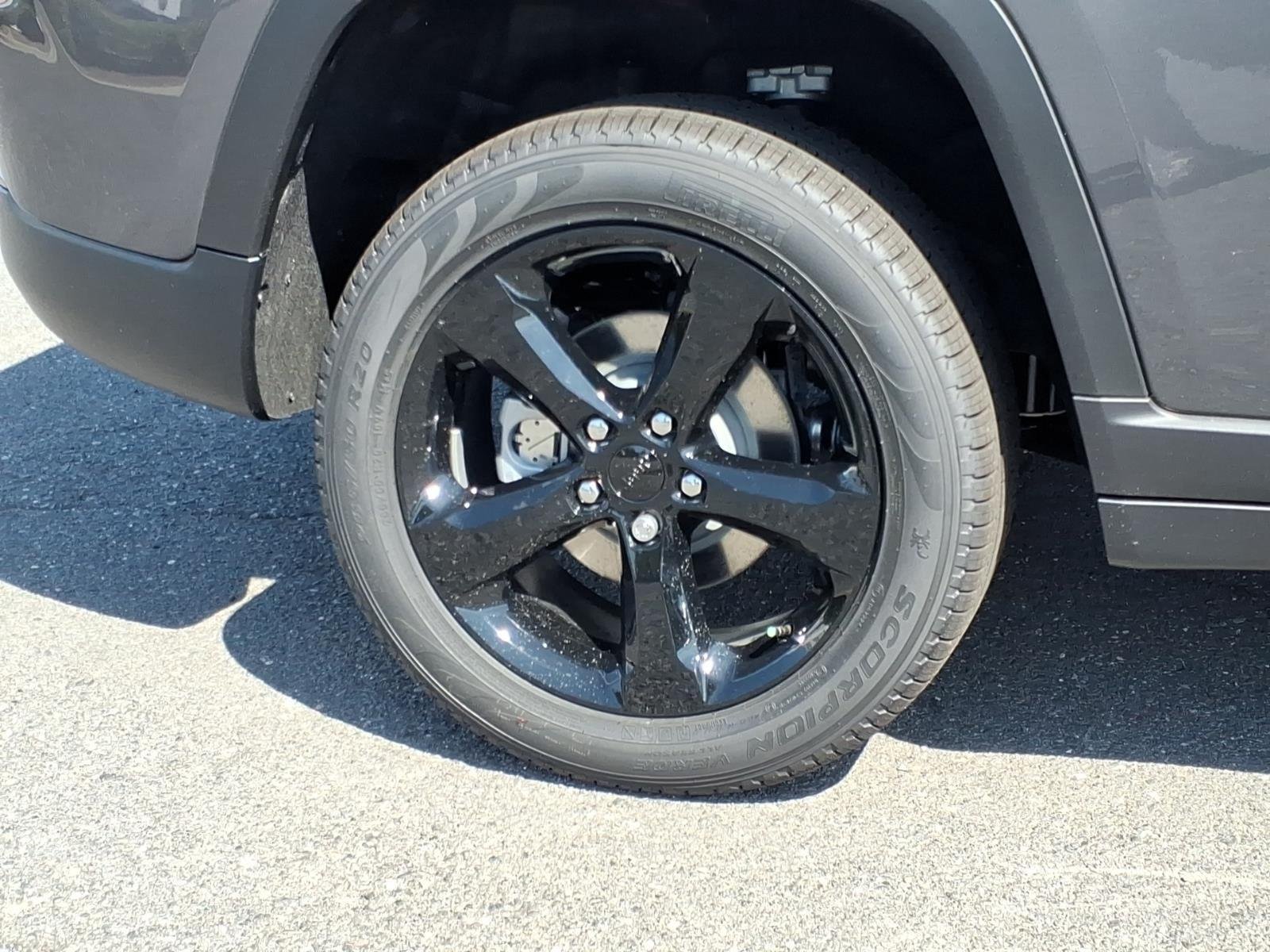 New 2026 Silver Zynith Jeep Laredo Altitude image 11