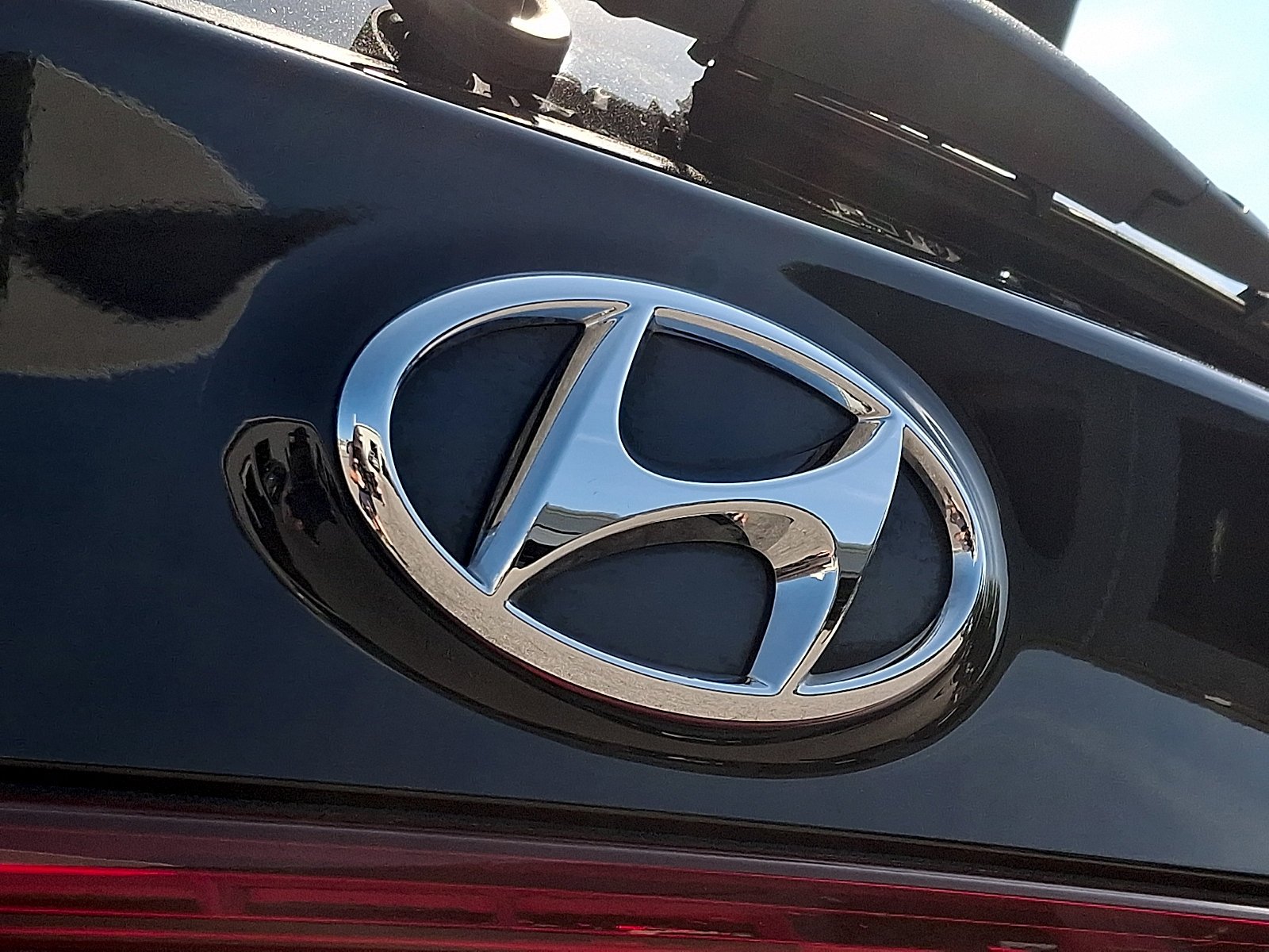 Used 2023 Twilight Black Hyundai Limited image 30