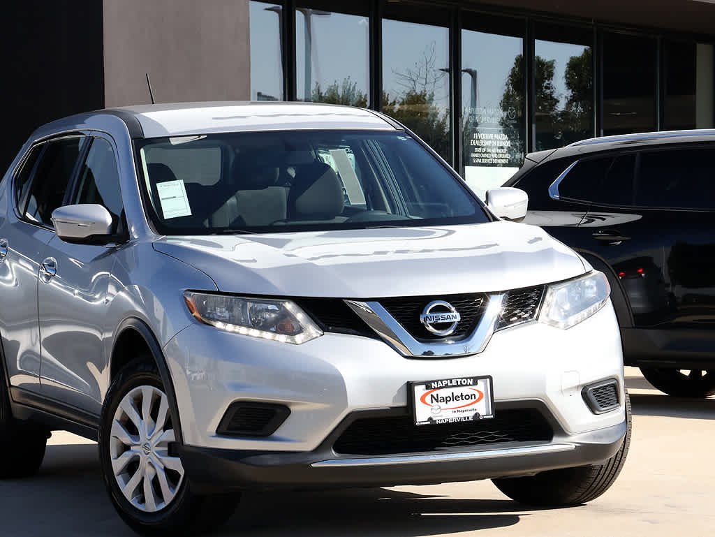 Used 2015 Brilliant Silver Nissan S image 3