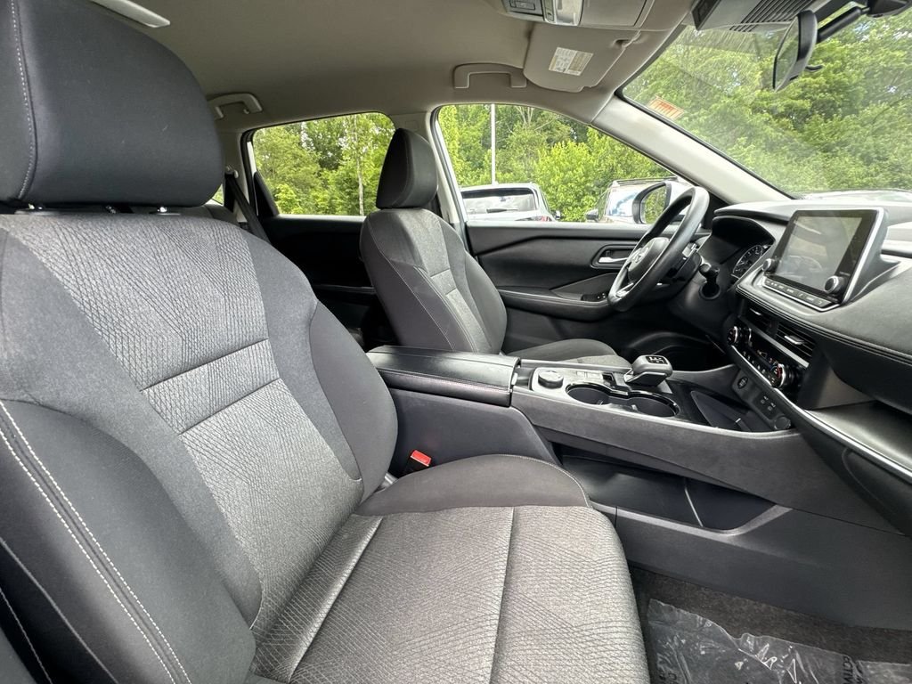 Certified Used 2024 White Nissan SV image 27