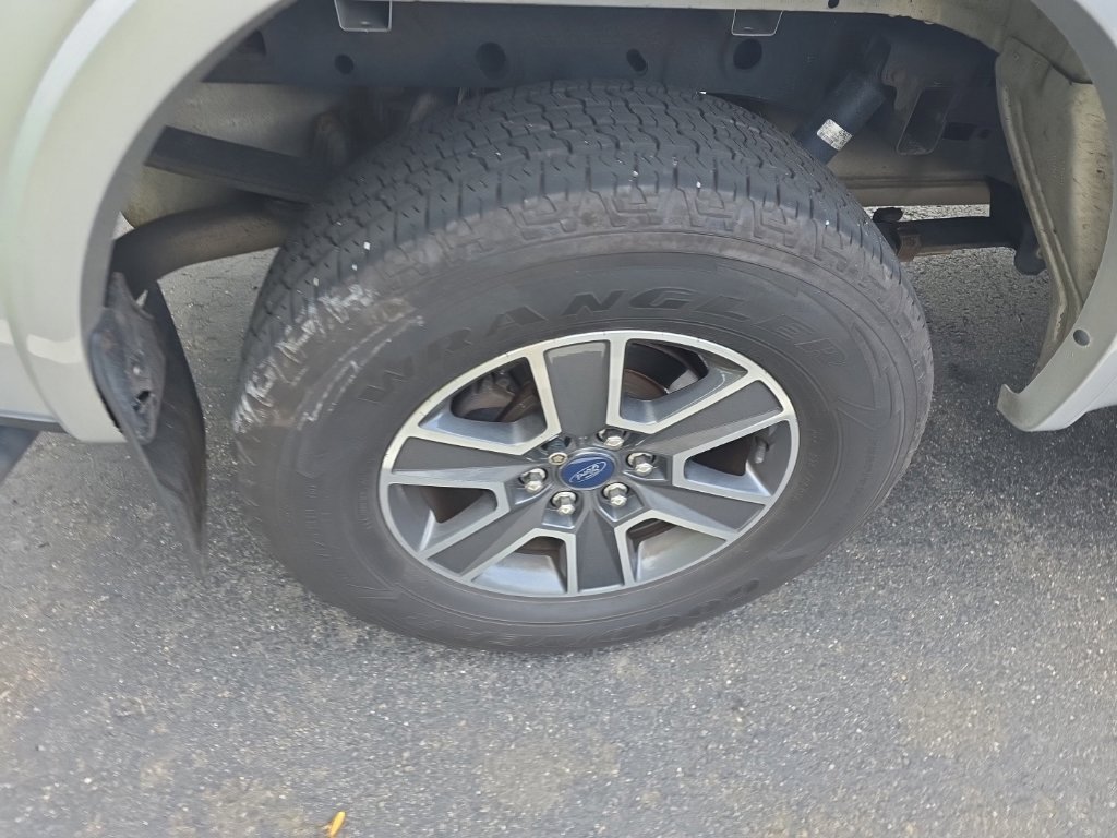 Used 2017 Silver Ford XLT image 10