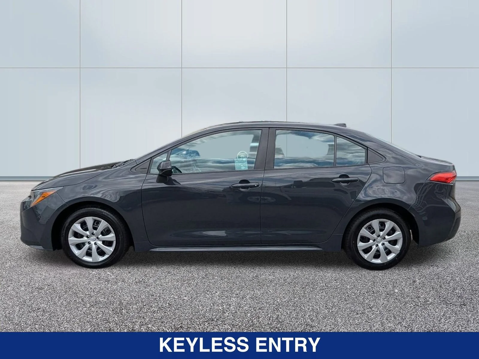 Used 2025  Toyota LE image 2