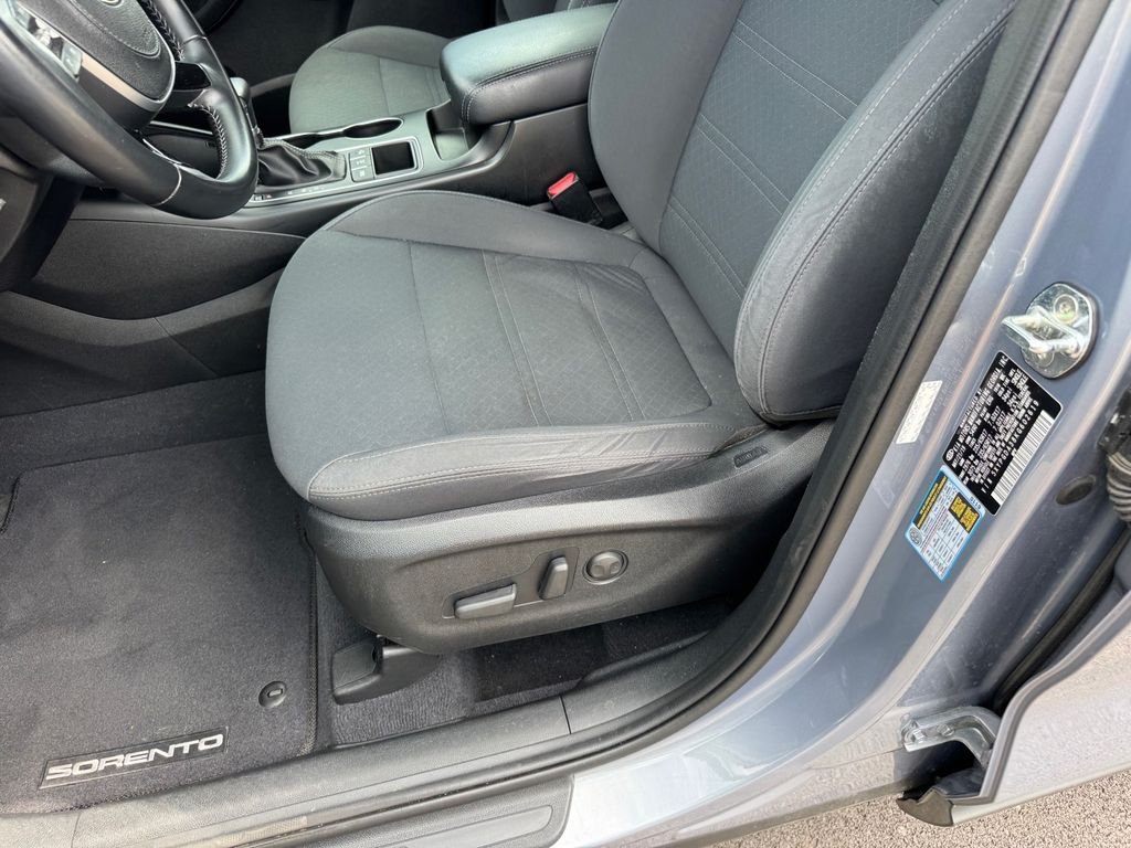 Used 2019 Silver Kia LX image 8