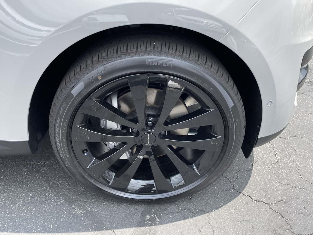 New 2026 Borasco Grey Land Rover SE image 11