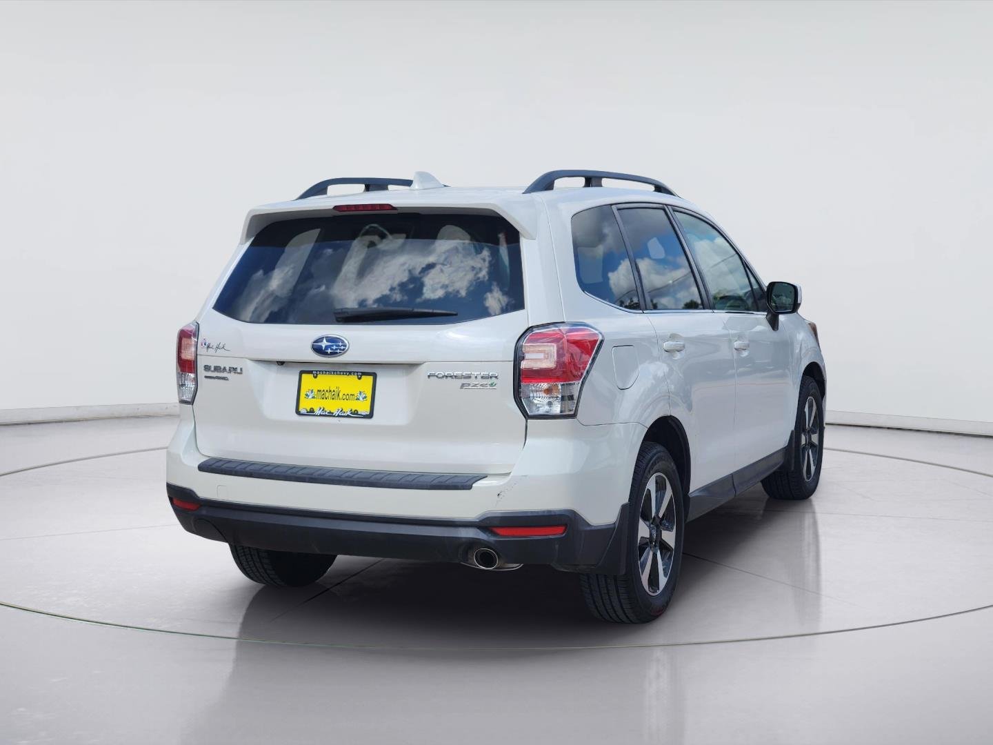 2017 Subaru Forester photo 5 of 31
