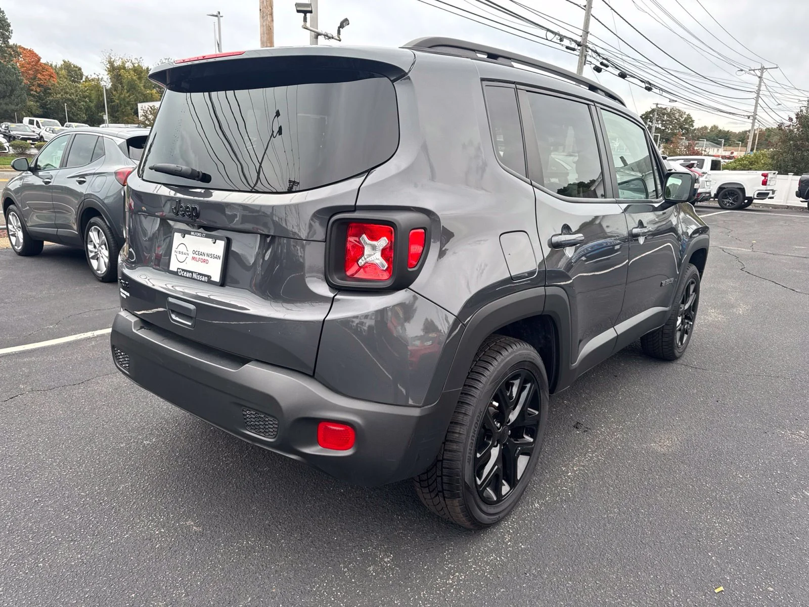 Used 2023 Graphite Gray Jeep Altitude image 3