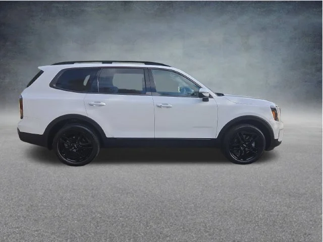 Used 2024 White Kia EX X-Line image 18