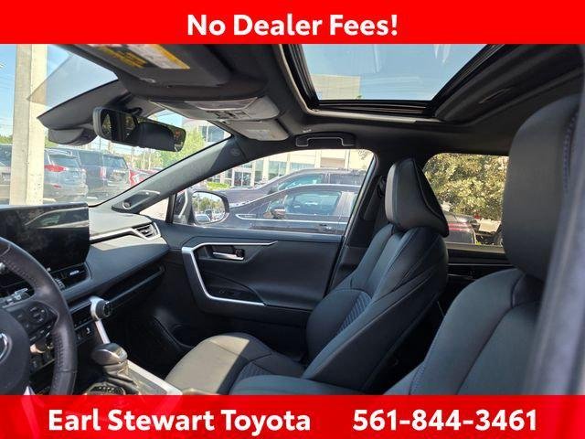 Certified Used 2023 MID BLCK/MAG GRAY Toyota  image 7