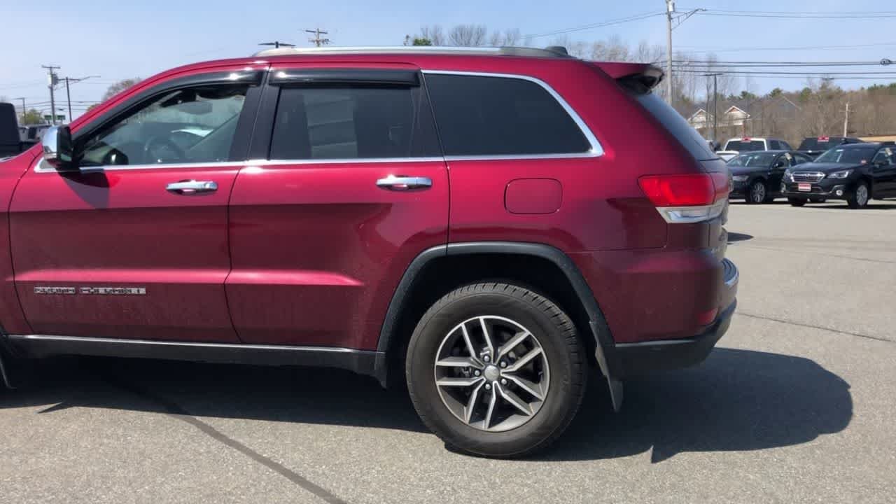 Used 2018 Velvet Red Pearlcoat Jeep Limited image 6