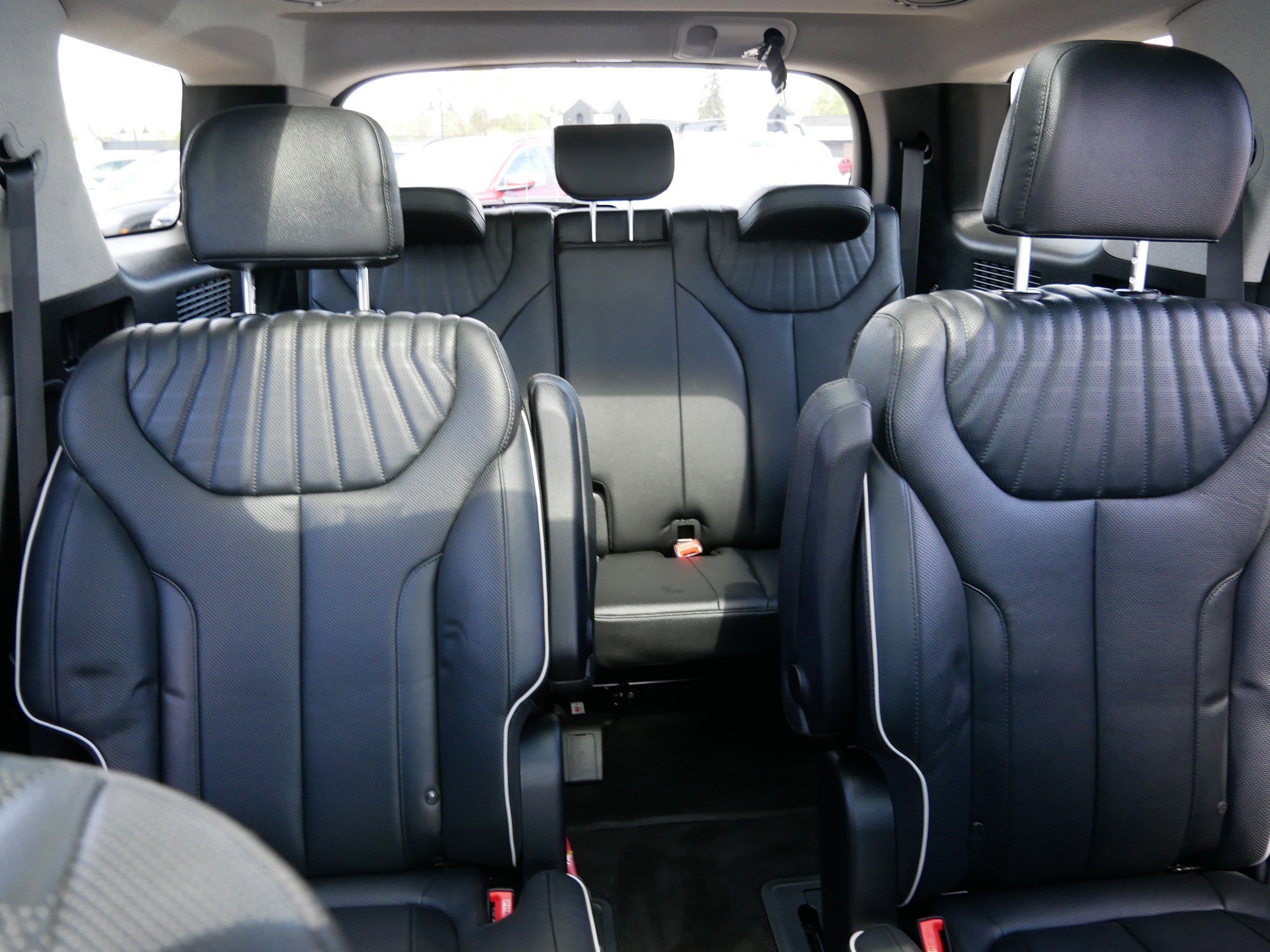 Certified Used 2023 Steel Graphite Hyundai Limited image 13