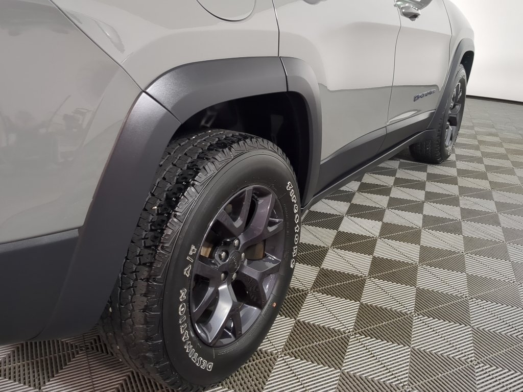 Used 2019 Sting-Gray Clearcoat Jeep Upland image 10