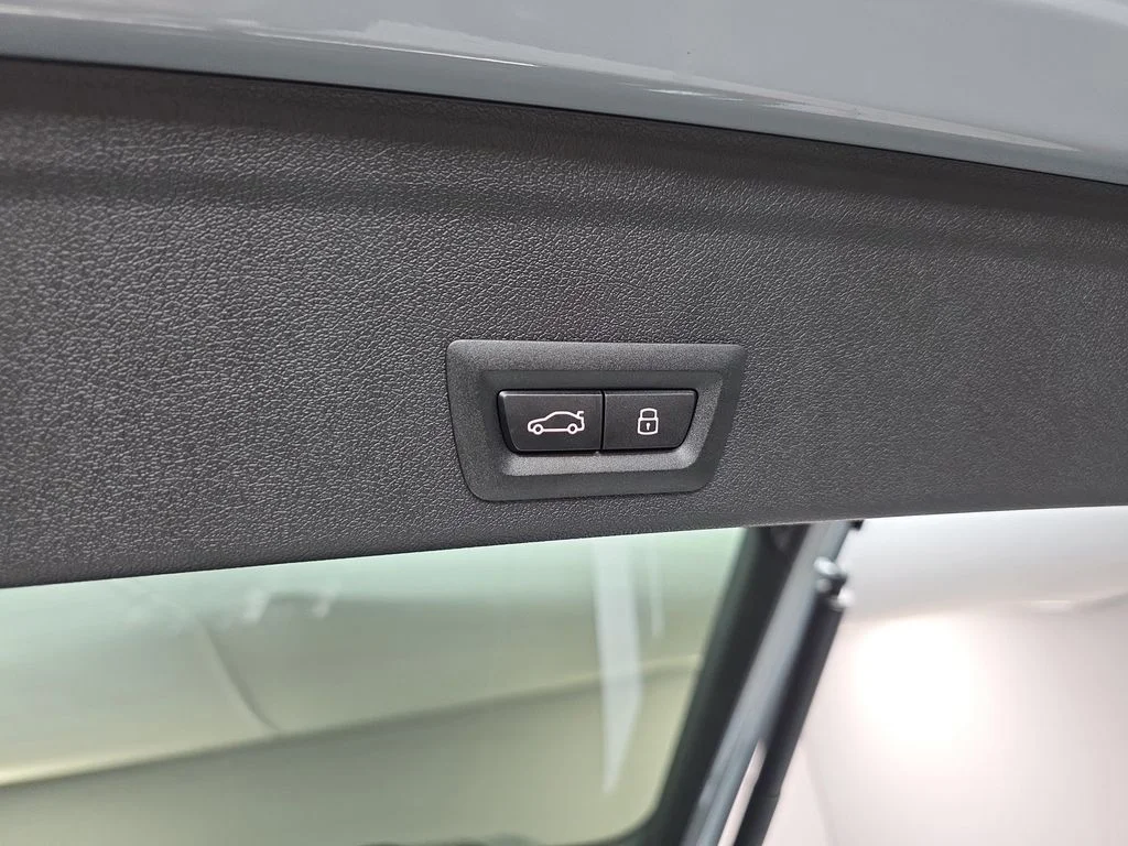 Used 2026 Brooklyn Grey Metallic BMW xDrive40i image 13