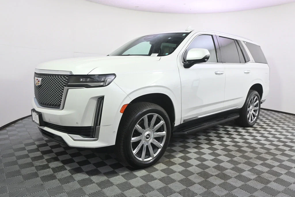 Used 2024 Crystal White Tricoat Cadillac Premium Luxury Platinum image 2