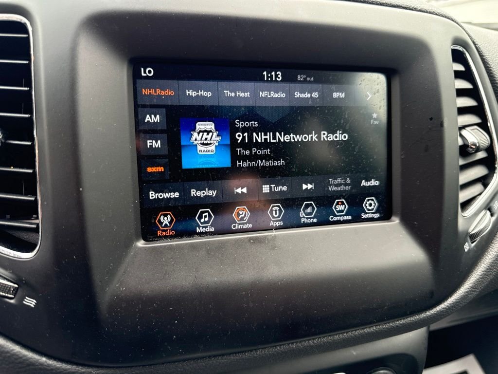 Used 2018 Gray Jeep Latitude image 29