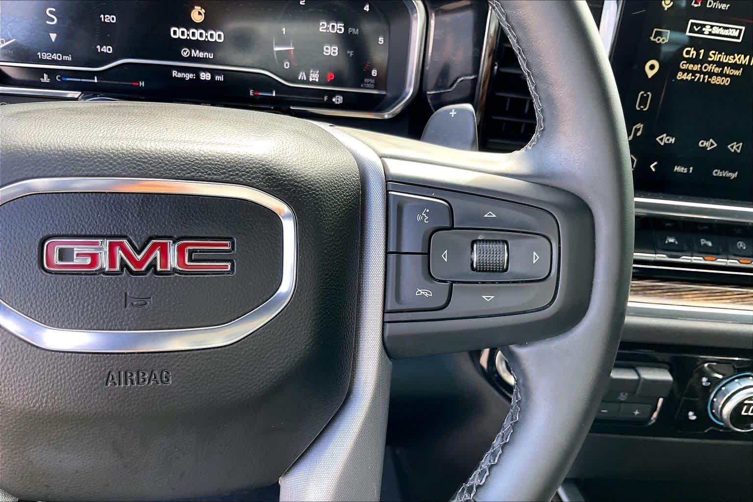 Used 2025 Downpour Metallic GMC Elevation image 24