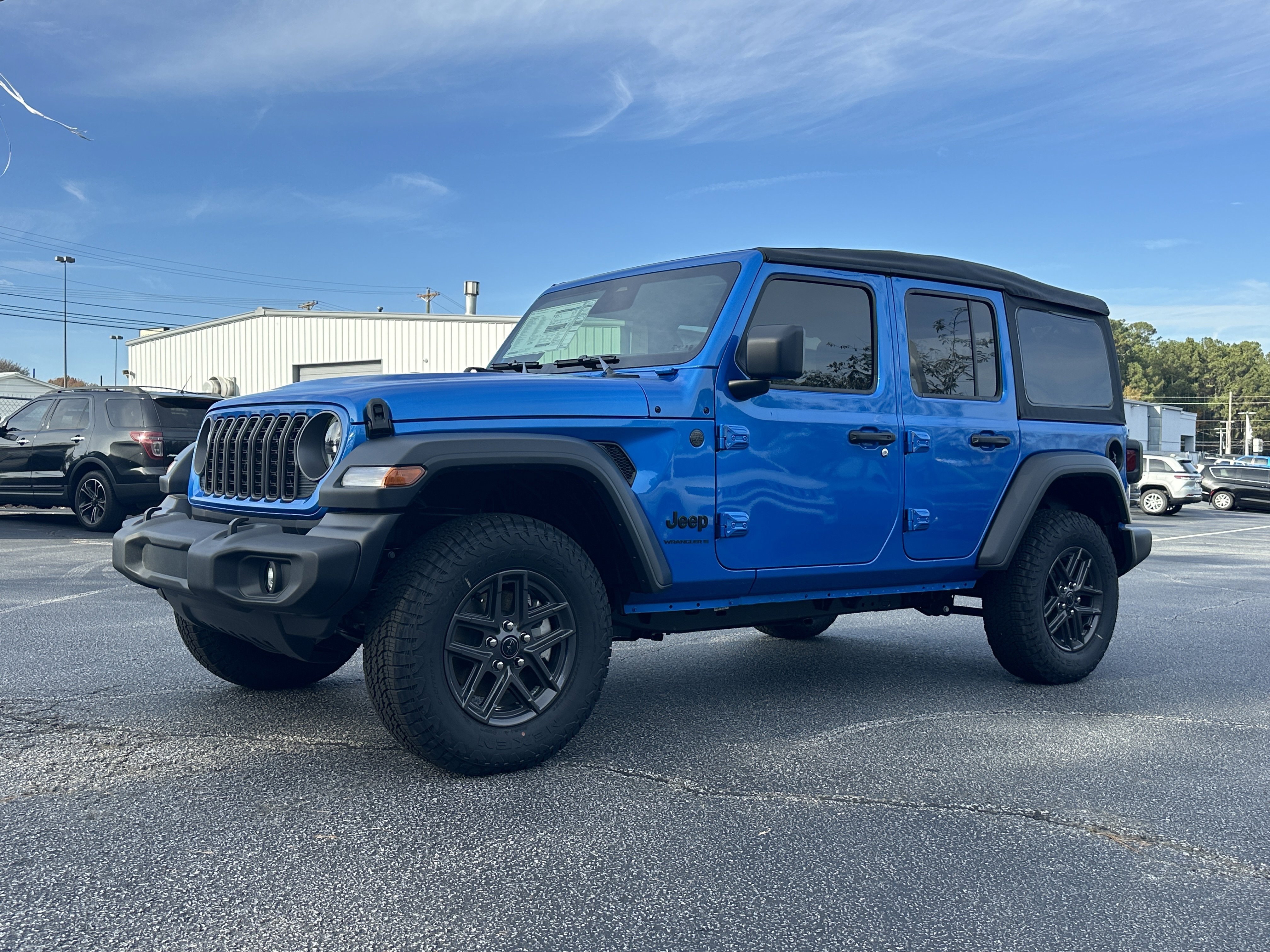 New 2026 Hydro Blue Pearl-Coat Exterior Paint Jeep Sport S image 4