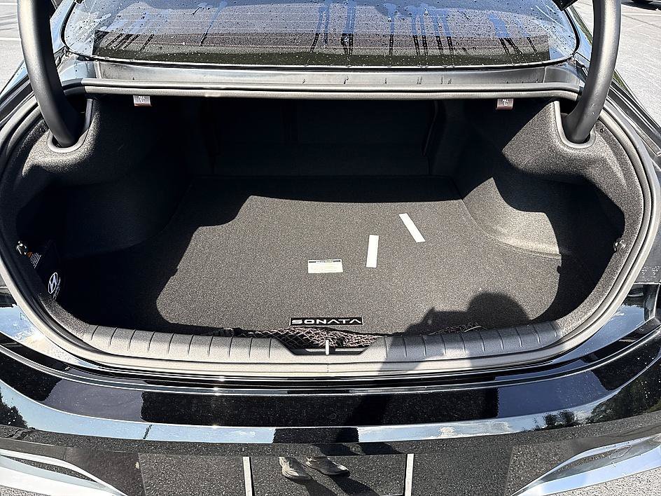 Used 2025 Abyss Black Hyundai SEL image 22