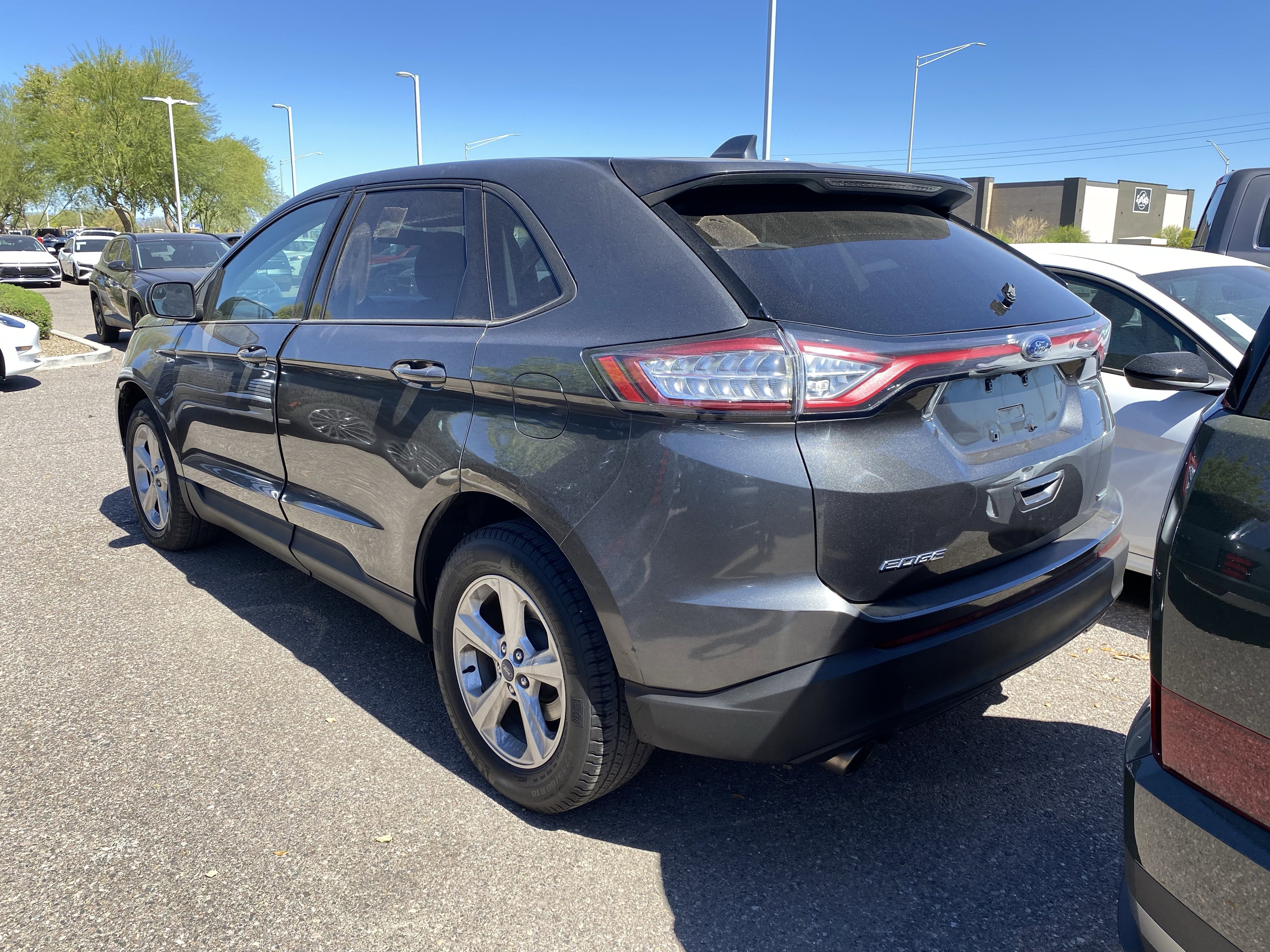Used 2018 Ford Edge SE with VIN 2FMPK3G99JBC60715 for sale in Surprise, AZ