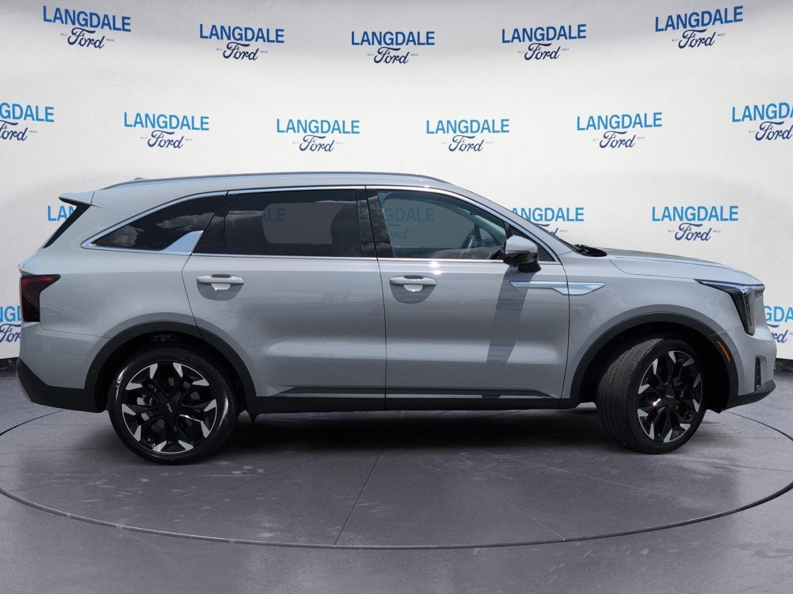 Used 2025 Wolf Gray Kia SX image 3