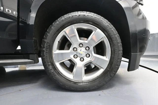 Used 2018 Black Chevrolet LT image 17